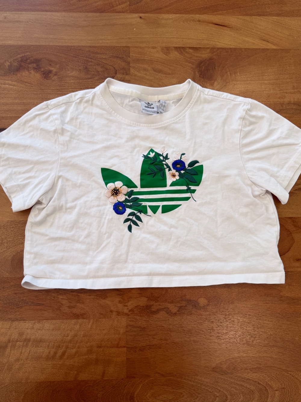 adidas White Cropped Tee w/ Green Logo and Floral Embroidered Accents - Size XS